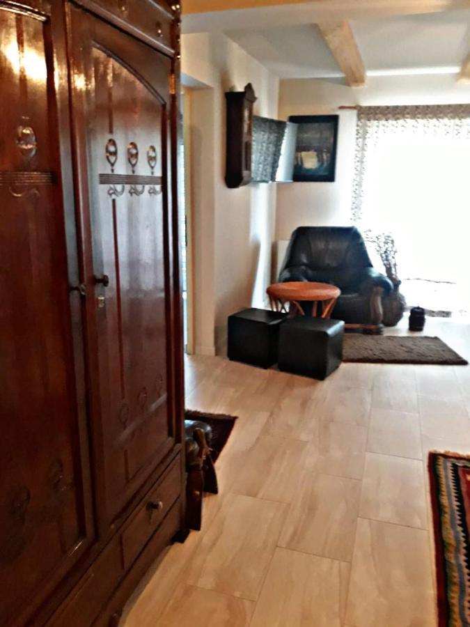 Апартаменты La Curtea Veche Lapus Экстерьер фото