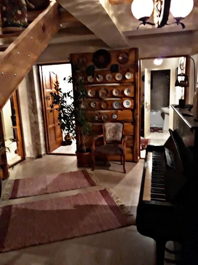 Апартаменты La Curtea Veche Lapus Экстерьер фото